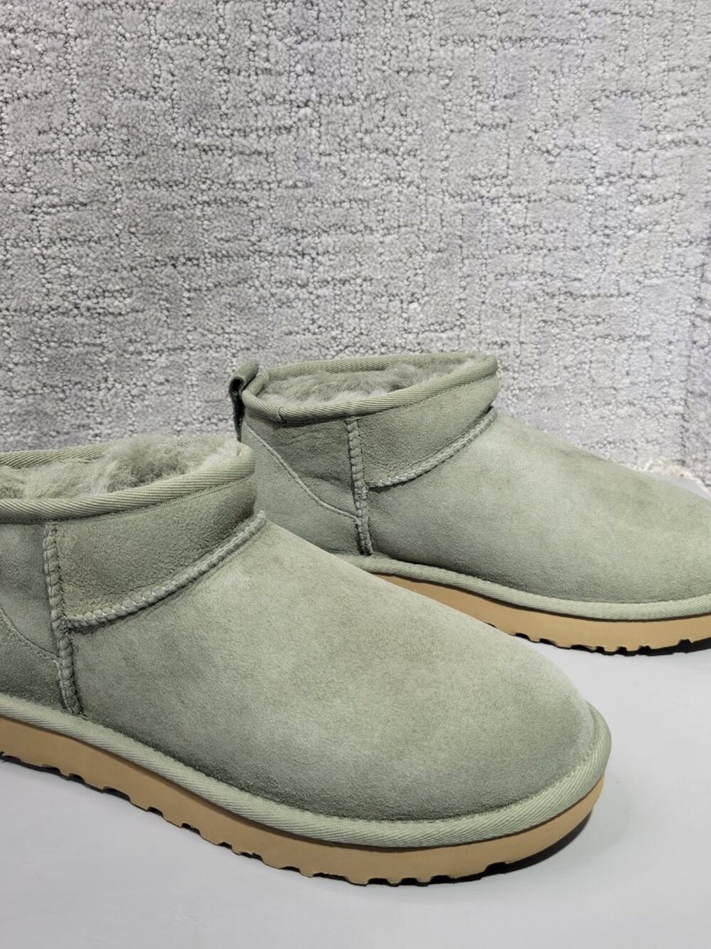 UGG Classic Ultra Mini Womens Size US 7 Light Green Suede Lined Fur Snow Boots - Picture 7 of 13